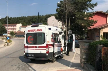 Minibüs ile motosiklet çarpıştı, 1 yaralı 