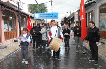 Minik davulcular mahalleleri şenlendirdi 