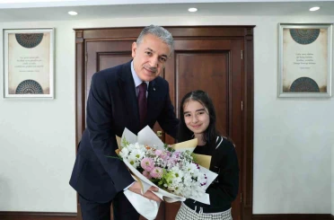 Minik Ela Naz, valilik koltuğuna oturdu 
