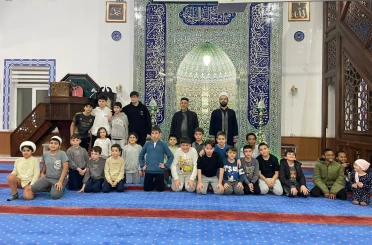 Minik kalpler camide buluştu: Tepebaşı’nda maneviyat ve oyun bir arada 