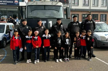 Minik kızın başkanlık vaadi protokol üyelerini harekete geçirdi 