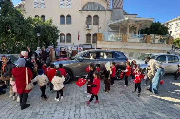 Minikler Togg’la tanıştı, yerli üretimi öğrendi 