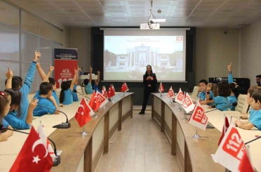 Miniklere "tek acil numara 112" anlatılıyor 