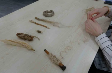 Mısır koçanı kıyafet oldu 