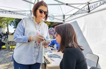 Mobil ekipler vatandaşları sigara bırakmaya teşvik ediyor 