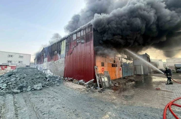 Mobilya atölyesi alevlere teslim oldu 