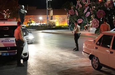 Modifiye ve abartı egzozlu araçlara gece denetimi 