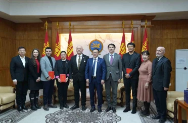 Moğolistan’daki ilk çocuk kemik iliği naklini Türk ve Moğol hekim ekipleri birlikte gerçekleştirdi 