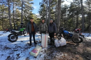 Motosiklet tutkunları Amanoslar’da yaban ve sokak hayvanlarını unutmadı 