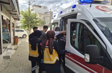 Motosikletle çarpışan otomobil sürücüsü kaçtı: 1 yaralı 