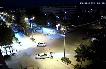 Motosikletle çarpışan otomobilin sürücüsü durmadan kaçtı 