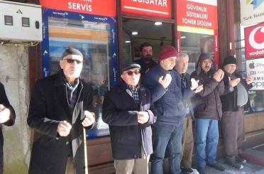 Mudurnu’da eksi 18 derecede esnaf duası geleneği sürdürüldü 