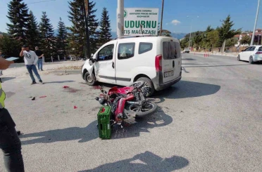 Mudurnu’da otomobil ile motosiklet çarpıştı, 1 ağır yaralı
