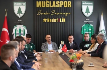 Muğla Büyükşehir Belediye Başkanı Aras: "Muğla’mızı bayraklarla donatalım" 