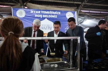 Muğla Büyükşehir iftar sofralarını ilçelerde kurmayı sürdürüyor 