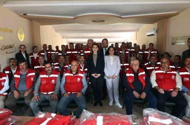 Muğla Büyükşehir’den 574 muhtara özel yelek 