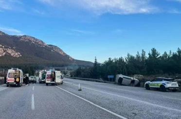 Muğla-Denizli karayolunda gerçekleşen kazada 5 kişi yaralandı