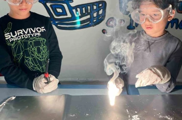 Muğla Gençlik Merkezi Fen Bilimleri Atölyesi’nde çocuklar eğlenerek öğreniyor 