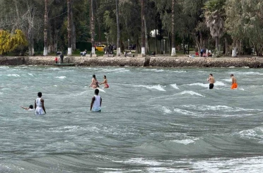 Muğla’da deniz sezonu erken açıldı 