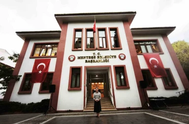 Muğla’nın 100 yıllık tarihi belediye binası vakıflara geçiyor 