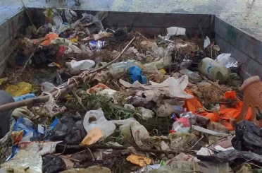 Muhtardan örnek davranış: Çubuk Gölü’nü kendi traktörüyle temizledi 