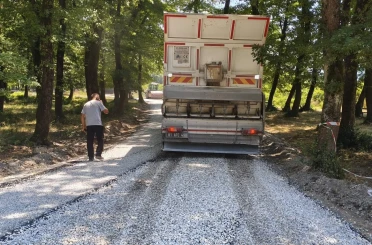 Muncurlu köy yolu soğuk asfaltla yenilendi 