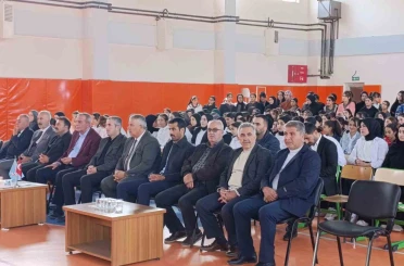 Muradiye’de imam hatip okullarının 74. kuruluş yıl dönümü kutlandı 