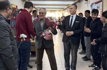 Muratlı’da emekli olan öğretmene duygusal veda 