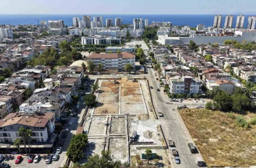 Muratpaşa, raket sporlarının yeni merkezini kuruyor 