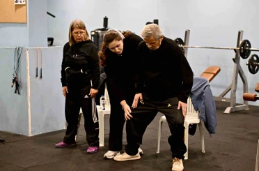 Muratpaşa’dan parkinson hastalarına destek 