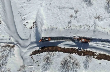 Muş ile Bitlis arasındaki kara yolu kar ve tipi nedeniyle ulaşıma kapatıldı 