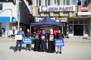 Muş’ta annelerin evlat nöbeti devam ediyor