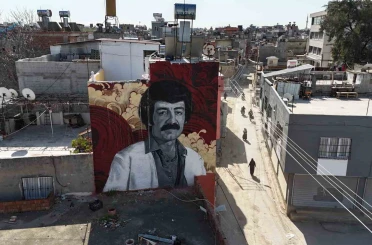 Müslüm Gürses ölümünün 13. yılında Adana’da çalıştığı kahvehanede anıldı 