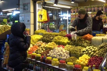 Muşmuladan kiraza 35 çeşit ürünün turşusunu kurdular 