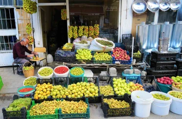 Muş’ta ipe dizilen güz armutları 3 ay tazeliğini koruyor 