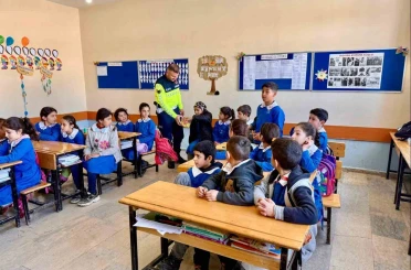 Muş’ta öğrencilere jandarmadan trafik eğitimi 