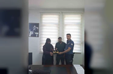 Muş’ta örnek davranış: Bulduğu ziynet eşyalarını sahibine ulaştırdı 