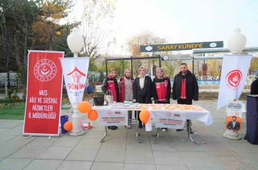 Muş’ta turuncu renkli farkındalık: Şiddete karşı açılan stant yoğun ilgi gördü 
