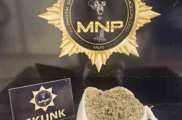 Muş’ta yolcu otobüsünde 2 kilo 72 gram skunk ele geçirildi 