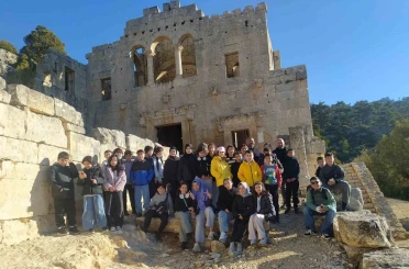 Mut Alahan Manastırı yerli ve yabancı turistlerin ilgi noktası oldu 