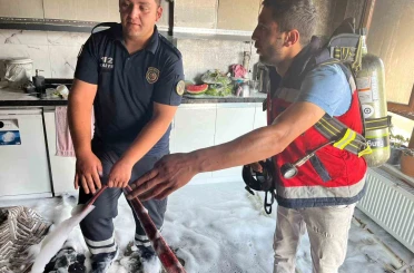 Mutfakta çıkan yangın itfaiye ekiplerince söndürüldü 