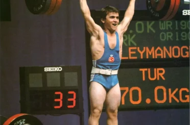 Naim Süleymanoğlu kabri başında anıldı