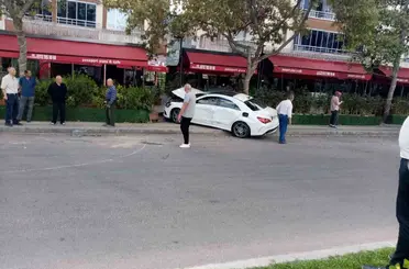 Nallıhan’da tır 2 otomobile çarptı: Yaralılar var