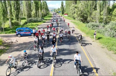 Narman’da doğa ve spor Peri Bacaları’nda buluştu 