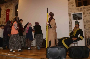 Nasrettin Hoca’nın memleketinde "Timur’un Filleri" sahnelendi 