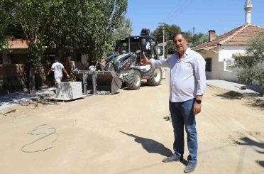 Nazilli Belediyesi Dallıca’da kaldırımları yeniliyor 