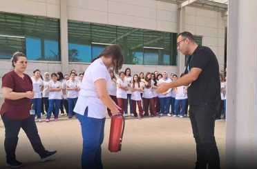 Nazilli Devlet Hastanesi’nde stajyer öğrencilere afet eğitimi 