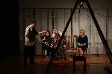 Nazilli HEM tiyatro ekibinin oyunu beğenildi 