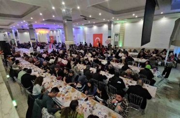 Nazilli’de vatandaşlar Vakıflar Müdürlüğü’nün iftarında buluşuyor 