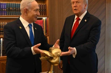 Netanyahu, Trump’a "Altın Güvercin" hediye etti 